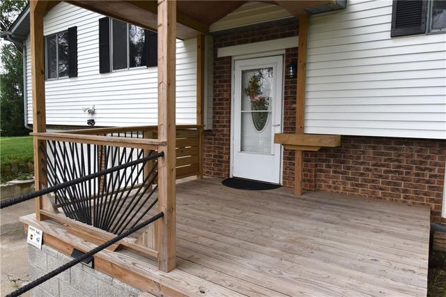 21282 Parallel Road, Tonganoxie, KS 66086
