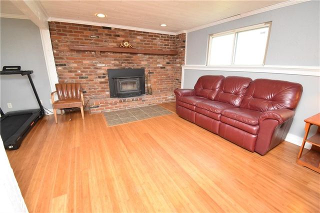 21282 Parallel Road, Tonganoxie, KS 66086