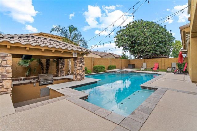 4053 E Thunderheart Court, Gilbert, AZ 85297