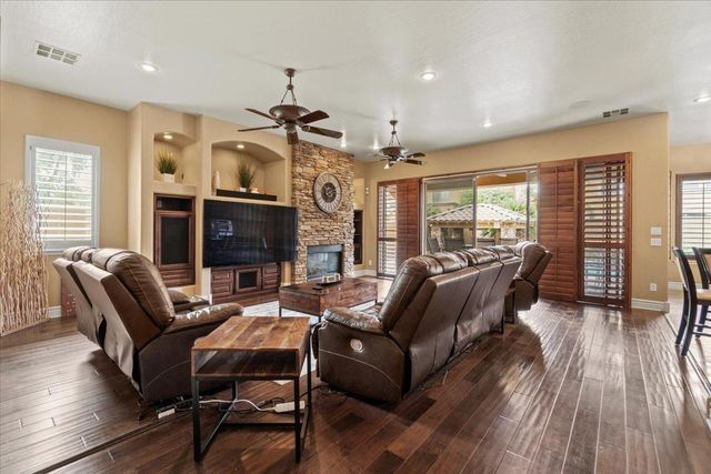 4053 E Thunderheart Court, Gilbert, AZ 85297