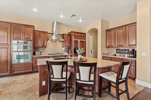 4053 E Thunderheart Court, Gilbert, AZ 85297