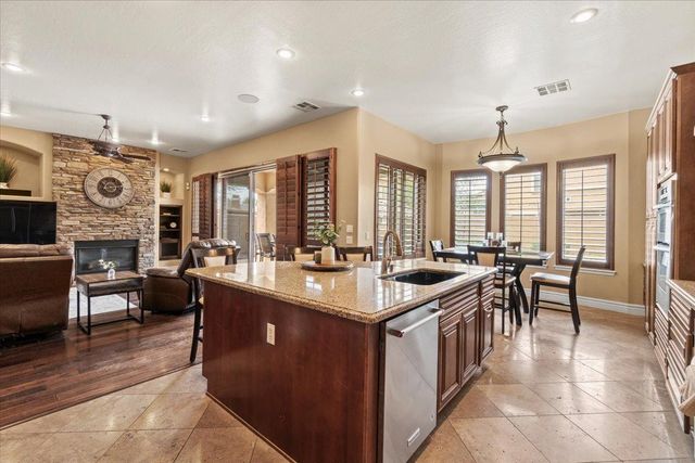 4053 E Thunderheart Court, Gilbert, AZ 85297
