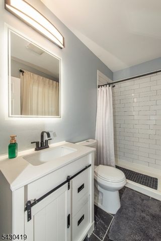 191 Smith St, Newark City, NJ 07106