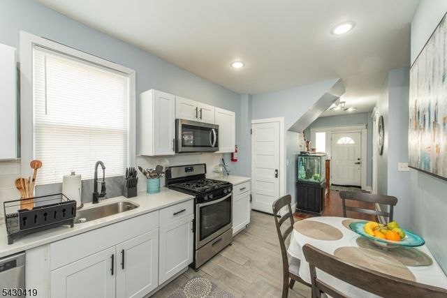 191 Smith St, Newark City, NJ 07106