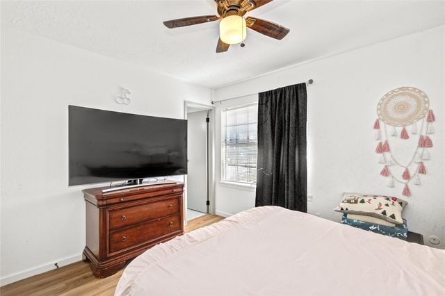 3238 Knotty Oaks Trail, Houston, TX 77045