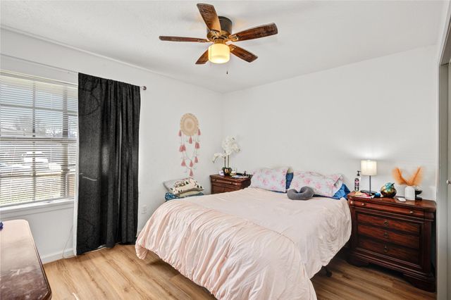 3238 Knotty Oaks Trail, Houston, TX 77045