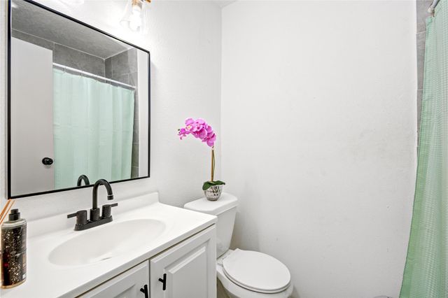 3238 Knotty Oaks Trail, Houston, TX 77045