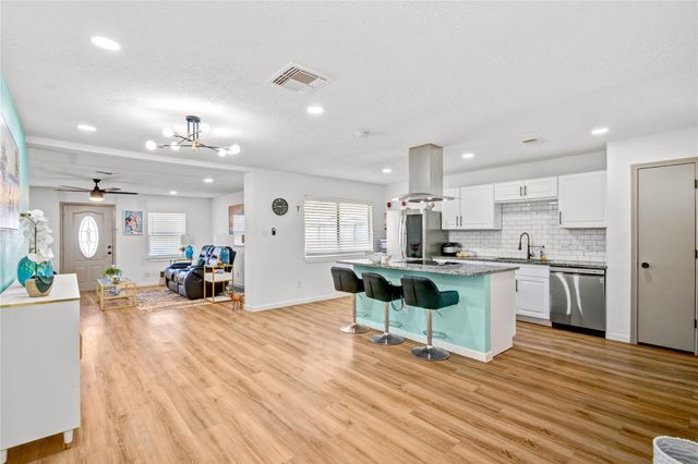 3238 Knotty Oaks Trail, Houston, TX 77045