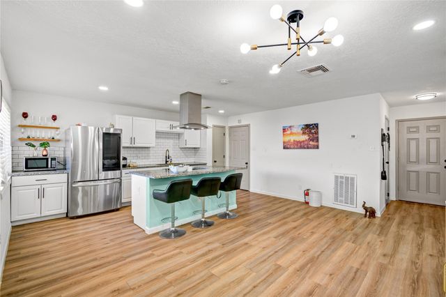 3238 Knotty Oaks Trail, Houston, TX 77045