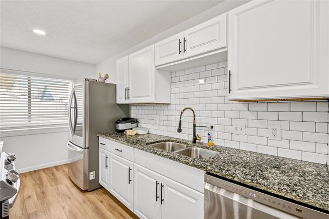 3238 Knotty Oaks Trail, Houston, TX 77045