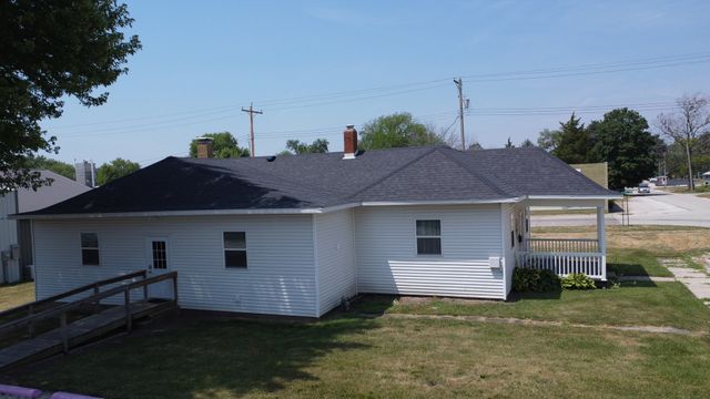 100 E Lyle Street, Milford, IL 60953