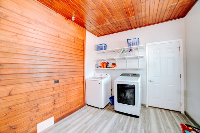 100 E Lyle Street, Milford, IL 60953