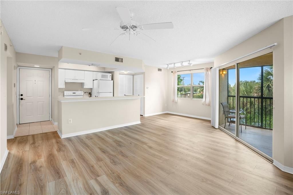 8851 Colonnades CT W 128, BONITA SPRINGS, FL 34135 — photo 3