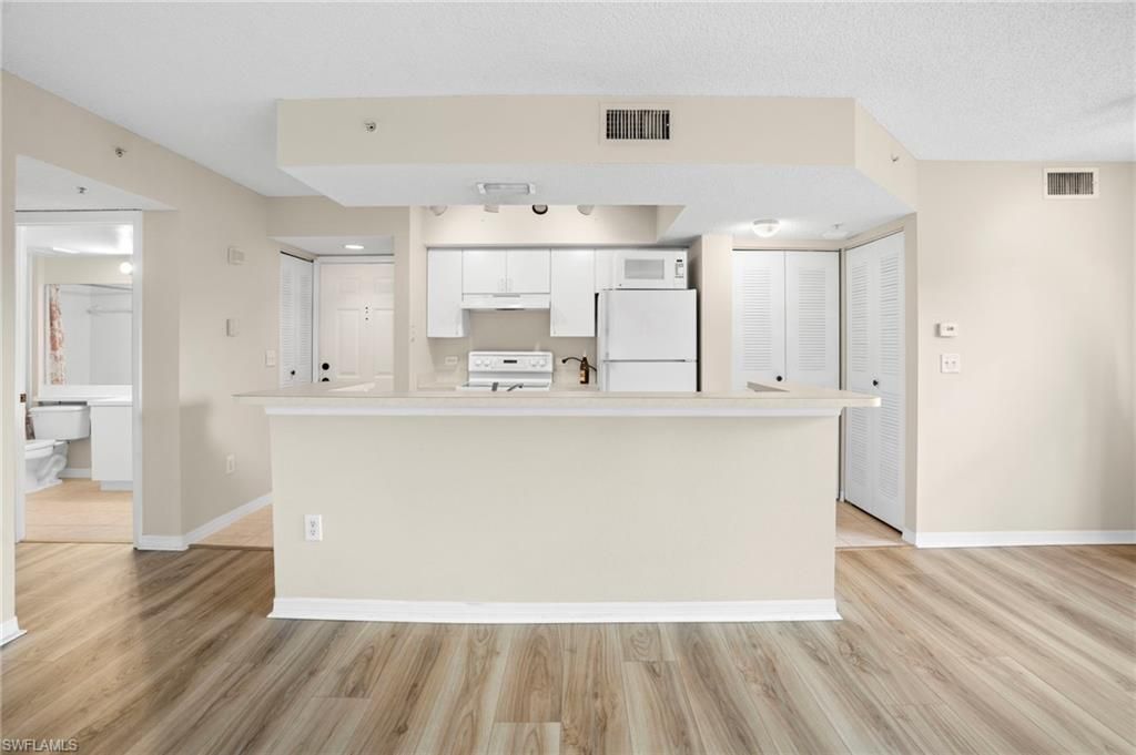 8851 Colonnades CT W 128, BONITA SPRINGS, FL 34135 — photo 5