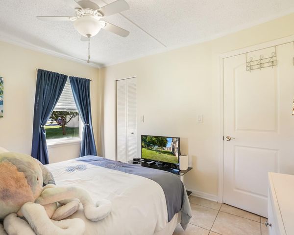 9281 Sunrise Lakes Blvd 101, Sunrise, FL 33322