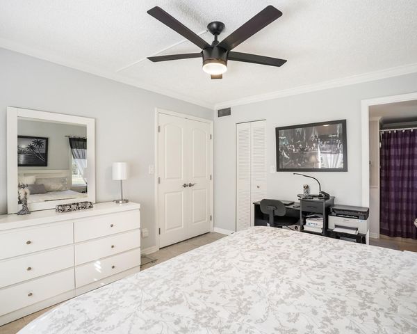 9281 Sunrise Lakes Blvd 101, Sunrise, FL 33322