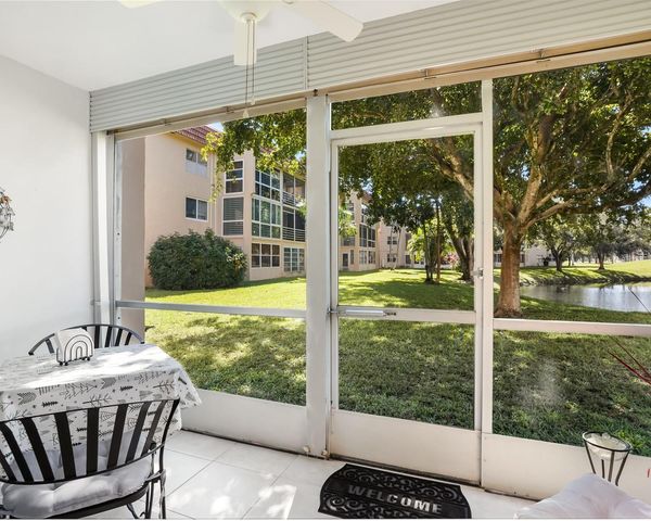 9281 Sunrise Lakes Blvd 101, Sunrise, FL 33322