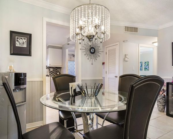 9281 Sunrise Lakes Blvd 101, Sunrise, FL 33322