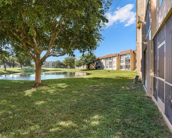 9281 Sunrise Lakes Blvd 101, Sunrise, FL 33322