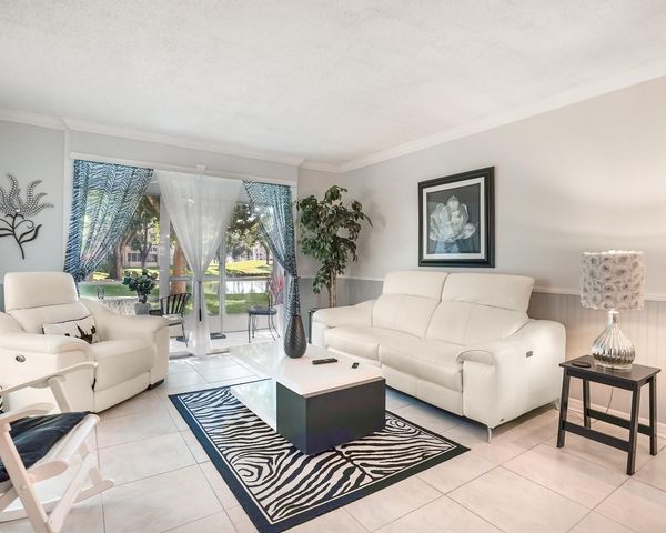 9281 Sunrise Lakes Blvd 101, Sunrise, FL 33322