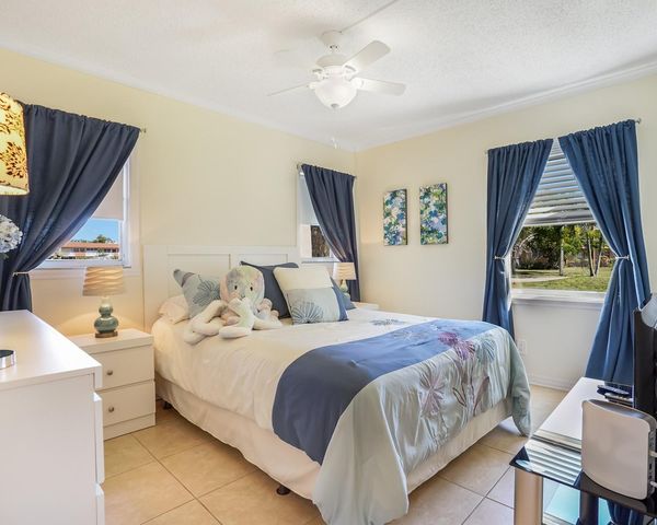 9281 Sunrise Lakes Blvd 101, Sunrise, FL 33322