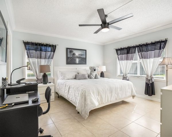 9281 Sunrise Lakes Blvd 101, Sunrise, FL 33322