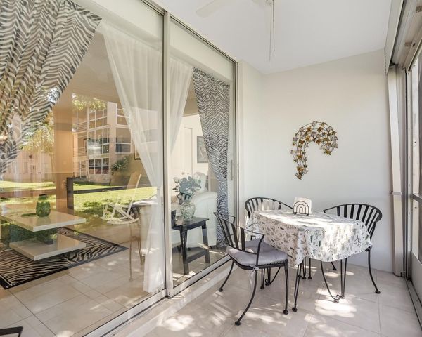 9281 Sunrise Lakes Blvd 101, Sunrise, FL 33322