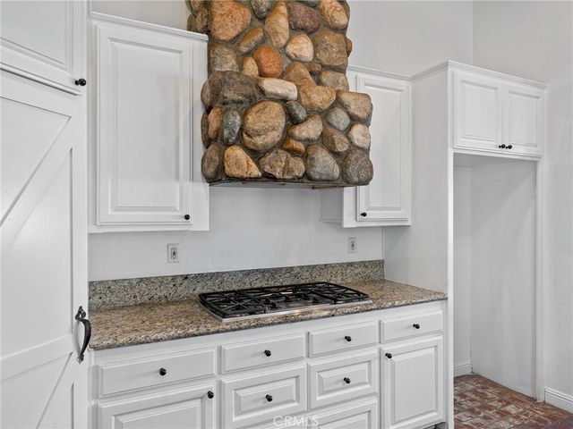 8135 Winmar, Hesperia, CA 92344