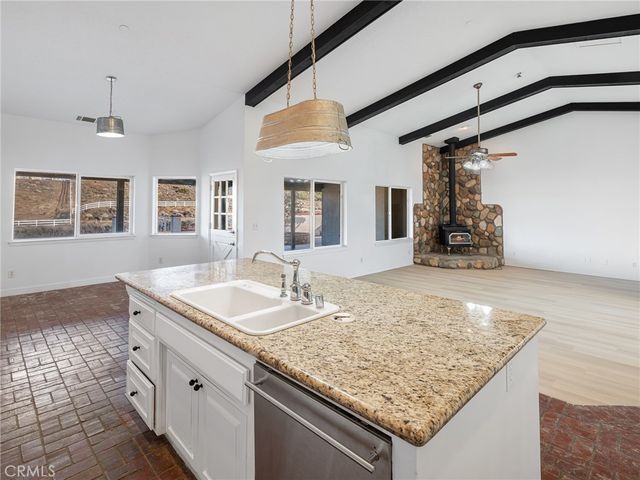 8135 Winmar, Hesperia, CA 92344