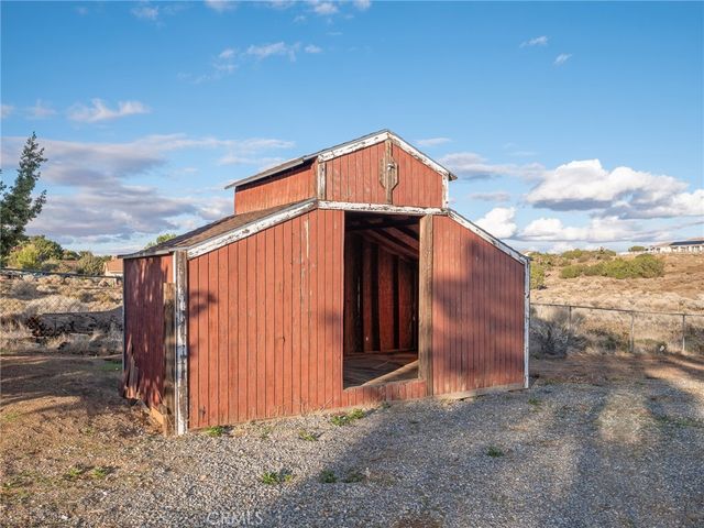 8135 Winmar, Hesperia, CA 92344