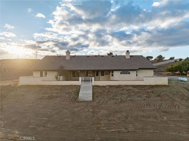 8135 Winmar, Hesperia, CA 92344