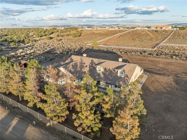 8135 Winmar, Hesperia, CA 92344