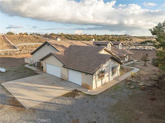 8135 Winmar, Hesperia, CA 92344