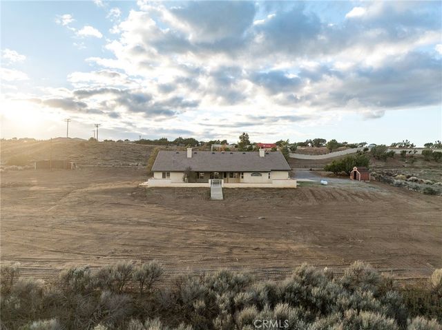 8135 Winmar, Hesperia, CA 92344