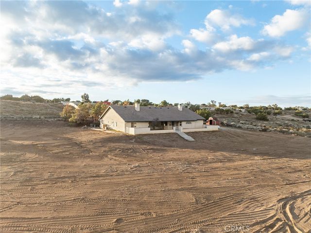 8135 Winmar, Hesperia, CA 92344