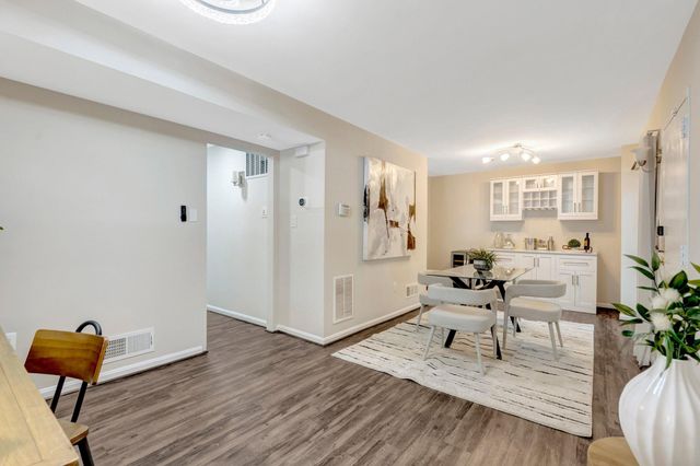 8213 SPRINGFIELD VILLAGE DR, Springfield, VA 22152