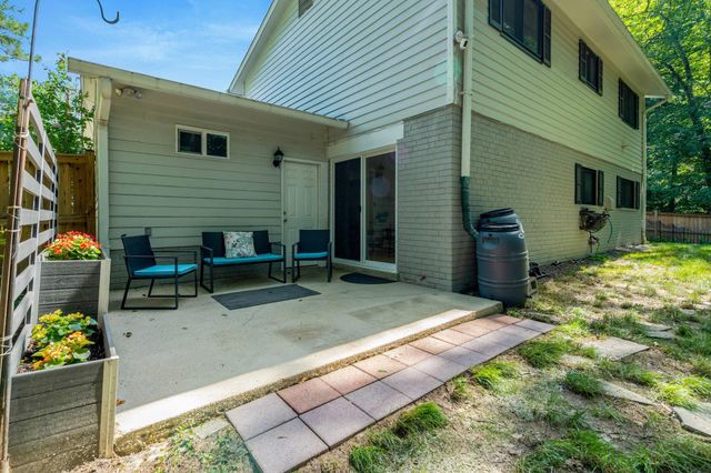 8213 SPRINGFIELD VILLAGE DR, Springfield, VA 22152