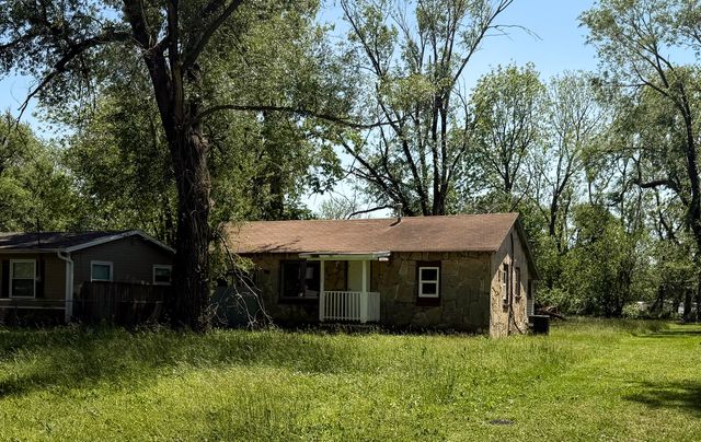 2730 W Chestnut Street, Springfield, MO 65802