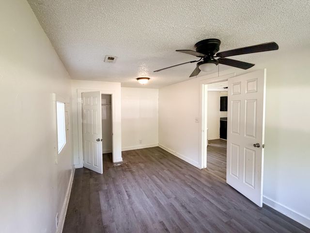 2730 W Chestnut Street, Springfield, MO 65802