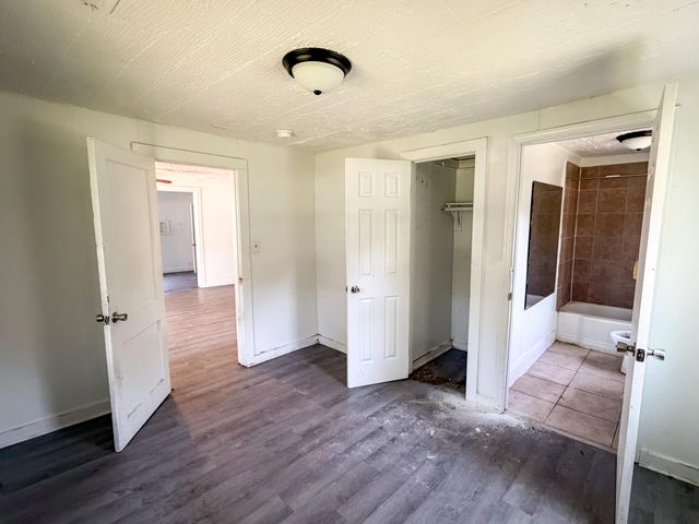 2730 W Chestnut Street, Springfield, MO 65802