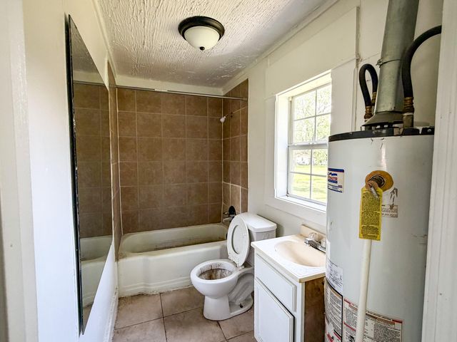2730 W Chestnut Street, Springfield, MO 65802
