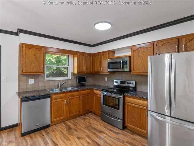 305 Springlea Drive, Winfield, WV 25213