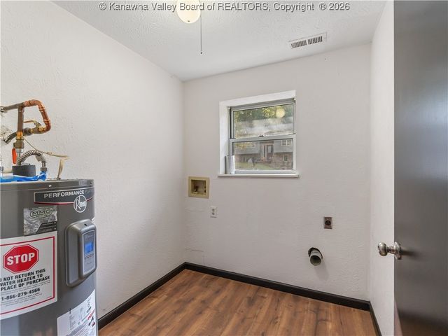 305 Springlea Drive, Winfield, WV 25213