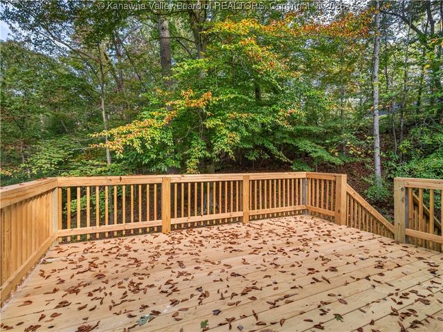 305 Springlea Drive, Winfield, WV 25213