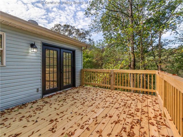 305 Springlea Drive, Winfield, WV 25213