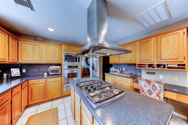 113 Coral Bay Drive, League City, TX 77573
