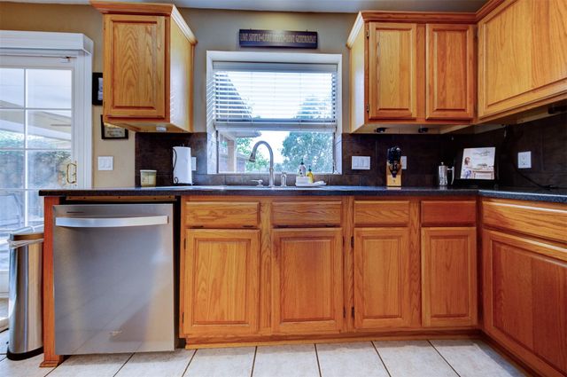 113 Coral Bay Drive, League City, TX 77573