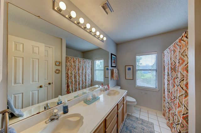 113 Coral Bay Drive, League City, TX 77573