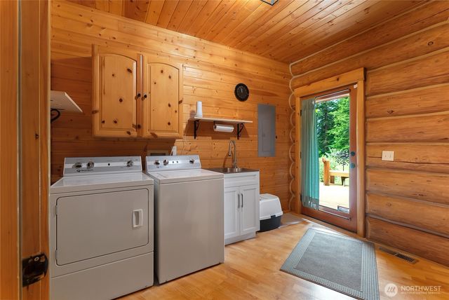 8443 Kickerville Road, Blaine, WA 98230