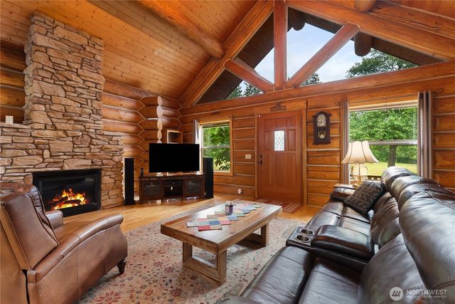 8443 Kickerville Road, Blaine, WA 98230